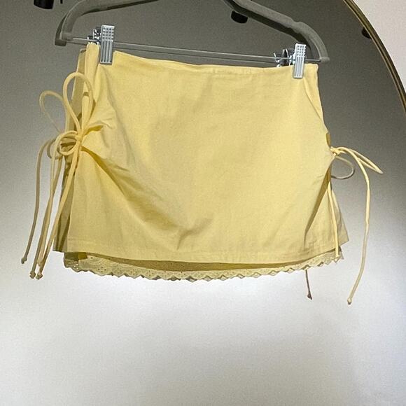 Yellow Mini Skirt L - Picture 3 of 5